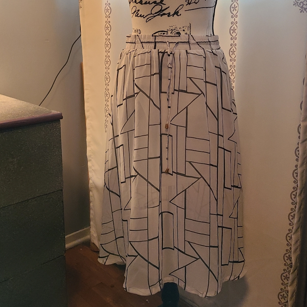 Worthington White Skirt PS